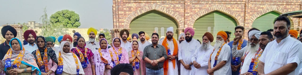 रोहटी खास के सरपंच, पूर्व सरपंच और सैकड़ों लोग अकाली दल में शामिल हुए